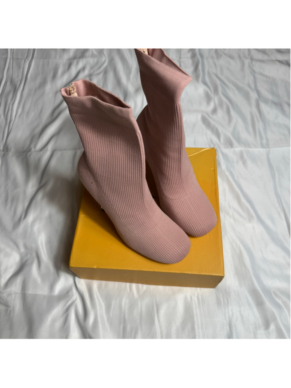 Women's Chase + Chloe Pink Knit Ankle Booties Size 8